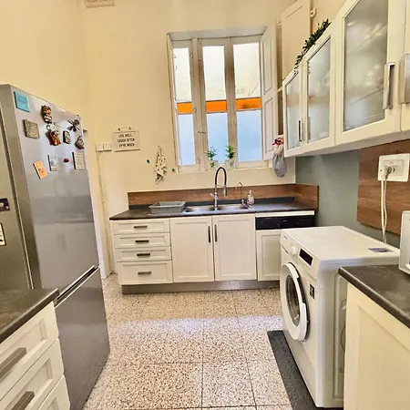Lilac - Authentic Shared Maltese Guest house Birkirkara