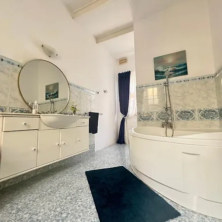 Lilac - Authentic Shared Maltese Guest house *